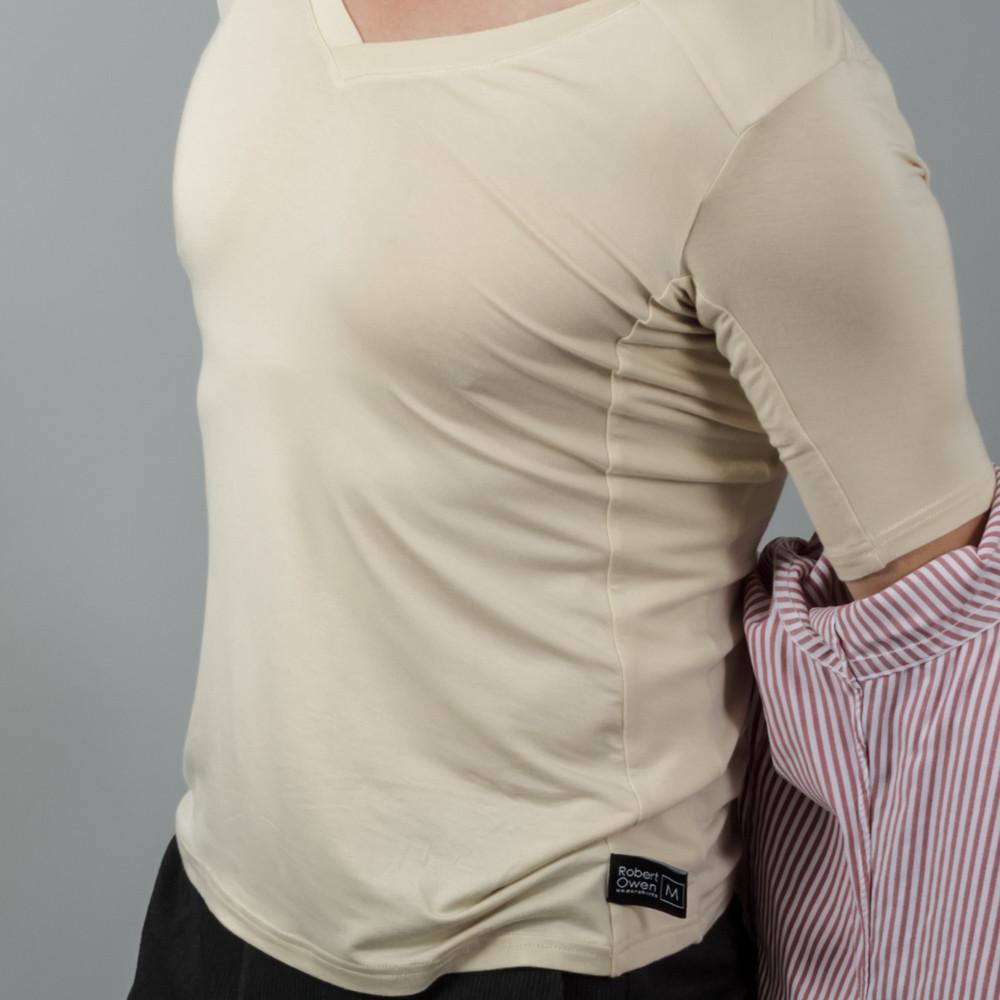 9 Tips for men on managing sweat showing on clothing - Robert Owen Undershirts